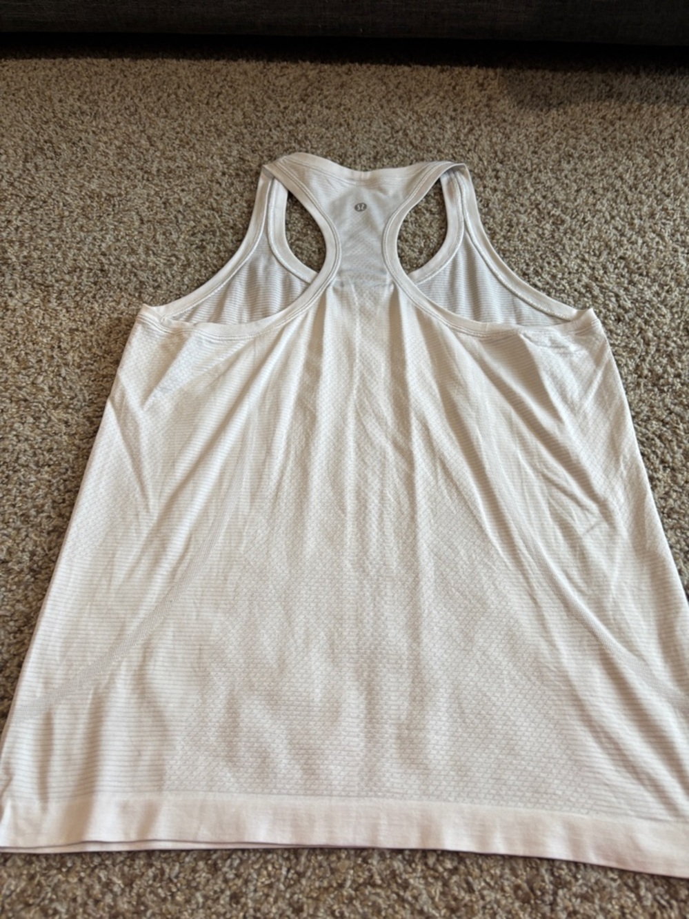 Lululemon Women’s White Racerback Tank Top - Picture 2 of 4